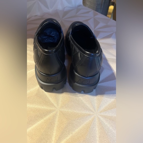 NWT AGL made in Italy Black Quilted Loafers - Picture 4 of 4